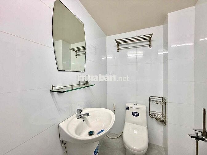 Cho Thuê Căn Hộ Gác Full NT Máy Giặt Riêng Rộng 25m2 Ngay Sư Vạn Hạnh