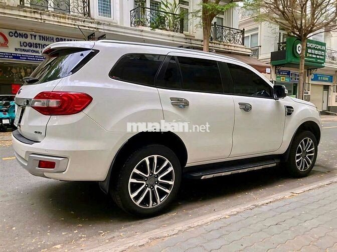 Ford Everest bản Titanium full 2 cầu SX 2019