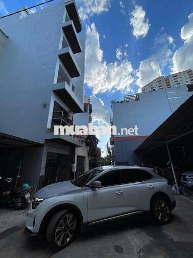 NHÀ MỚI ĐANG HOÀN THIỆN TỔ 9 THẠCH BÀN - 16 CHỖ QUAY ĐẦU TRƯỚC NHÀ