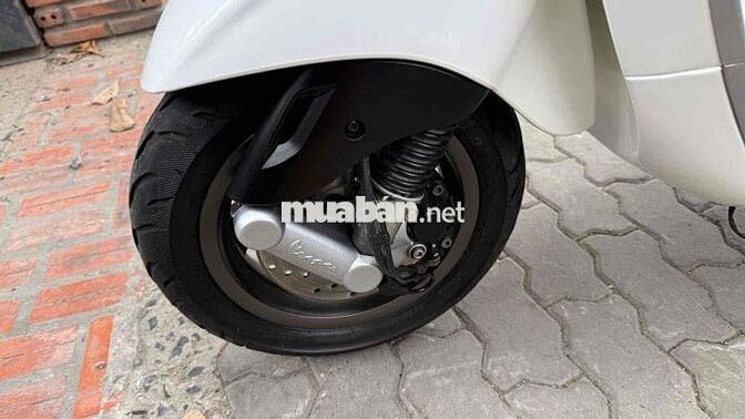 Piaggio Vespa đèn tròn 2015 Trắng
