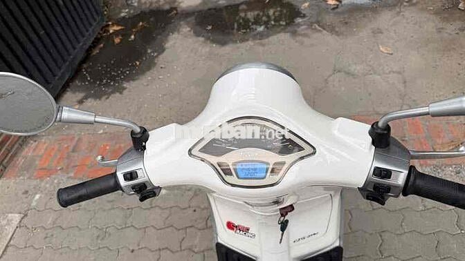 Piaggio Vespa đèn tròn 2015 Trắng