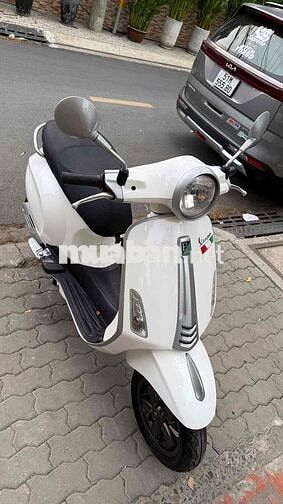 Piaggio Vespa đèn tròn 2015 Trắng