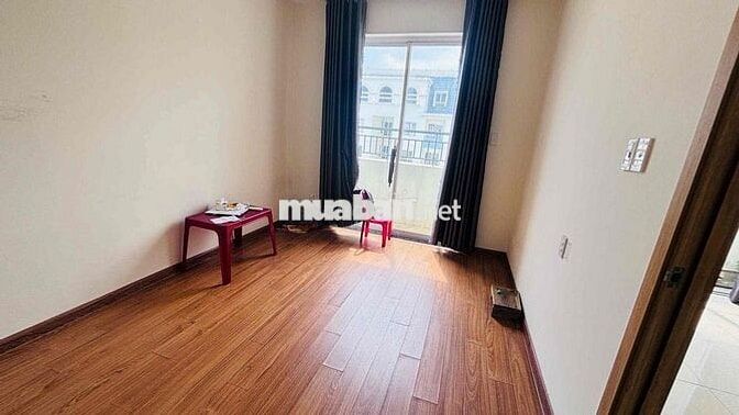 Căn Duplex Cho thuê 4PN và 4WC; Giá 11tr/tháng. LH Hương xem nhà