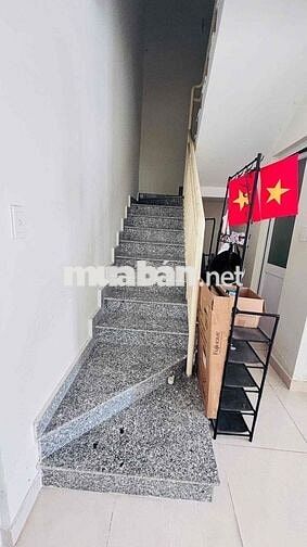 Căn Duplex Cho thuê 4PN và 4WC; Giá 11tr/tháng. LH Hương xem nhà