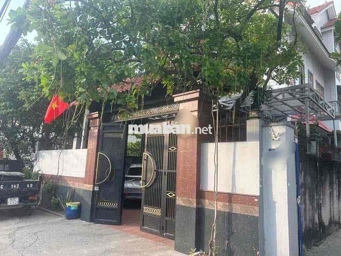 BIỆT THỰ FULL NỘI THẤT,SÂN ĐẬU 2OTO GẦN GA METRO,CHỢ THỦ ĐỨC