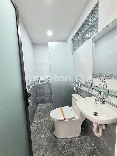 ĐƯỜNG 12M CÓ VÍA HÈ, VỊ TRÍ KD. BÌNH THỚI Q11, 3 TẦNG, GIÁ 13,5 T