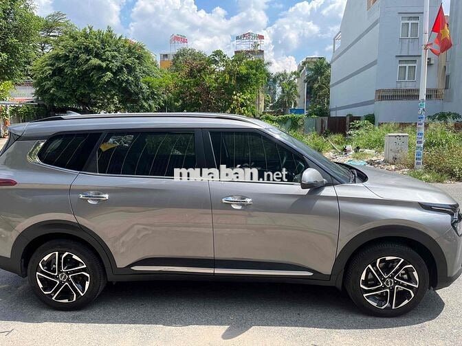Kia Carens Luxury 7 chỗ Xám 1.5G 2025