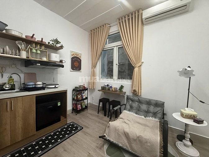 Bán nhà Hoàng Dư Khương Q.10 - 5,6m x 12m - 7 tầng có thnag máy 