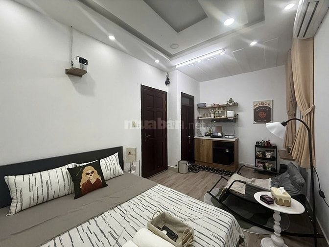 Bán nhà Hoàng Dư Khương Q.10 - 5,6m x 12m - 7 tầng có thnag máy 
