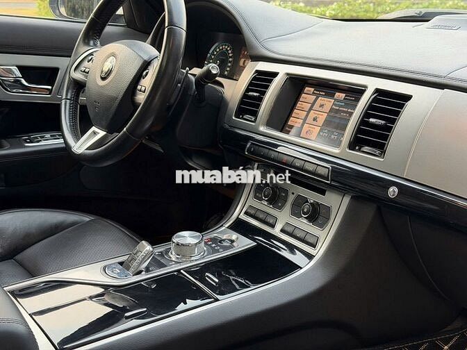 Jaguar XF 2.0 Luxury bản cao cấp 2014