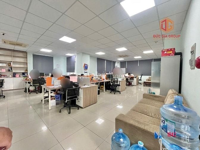 Nhà mặt tiền đường Võ Thị Sáu; 1 trệt 2 lầu 750m2 sàn giá 120 triệu