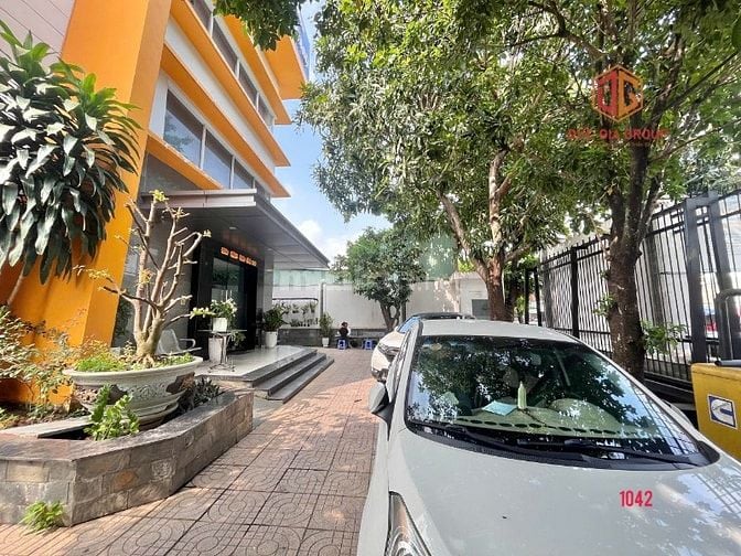 Nhà mặt tiền đường Võ Thị Sáu; 1 trệt 2 lầu 750m2 sàn giá 120 triệu