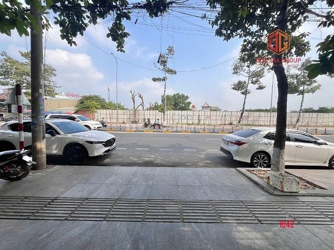Nhà mặt tiền đường Võ Thị Sáu; 1 trệt 2 lầu 750m2 sàn giá 120 triệu