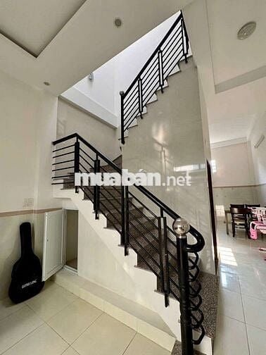 CHO THUÊ NHÀ 2 TẦNG FULL NÔI THẤT GẦN C/C 4S LINH ĐÔNG THỦ ĐỨC
