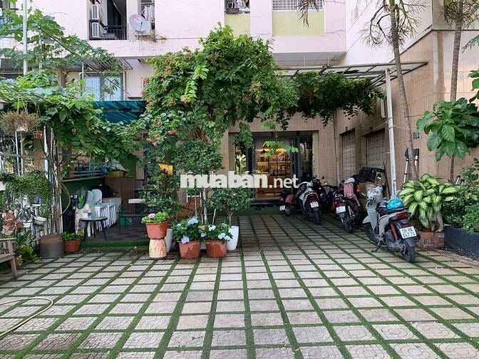 Biệt thự vườn 200m2, Khu Nam Long Q7, ngang 8m dài 8m , 2 tầng