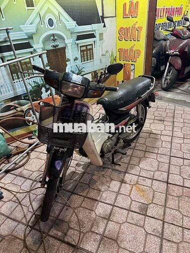 Honda Astrea Trắng Đen đã sử dụng