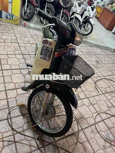 Honda Astrea Trắng Đen đã sử dụng