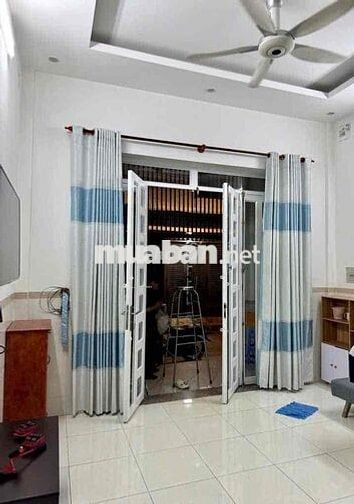 NHÀ GẦN PHẠM VĂN ĐỒNG HXH 2 LẦU 4X14M HẺM Ô TÔ 2PN 2WC Ở + VPCTY