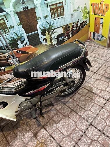 Honda Astrea Trắng Đen đã sử dụng
