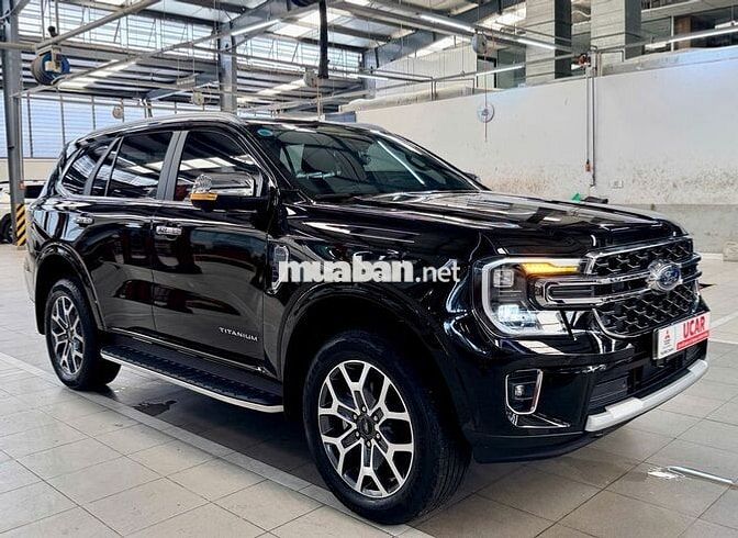 Ford Everest 2025 2 cầu Đen 10307 km