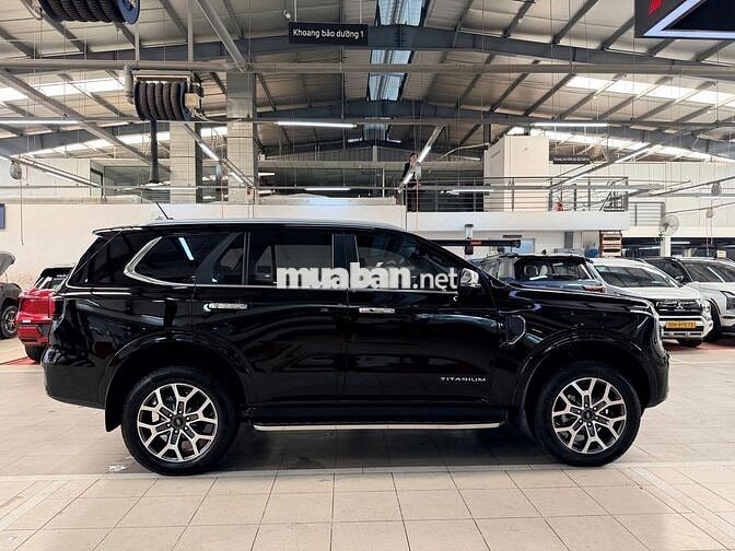 Ford Everest 2025 2 cầu Đen 10307 km