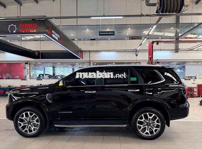 Ford Everest 2025 2 cầu Đen 10307 km