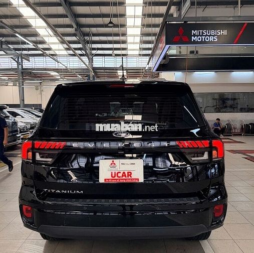 Ford Everest 2025 2 cầu Đen 10307 km