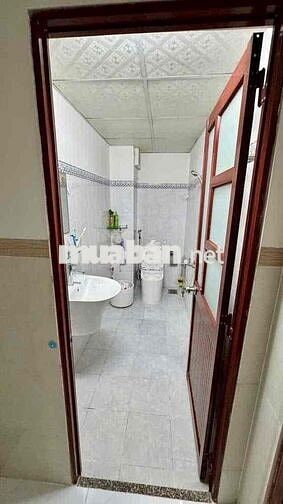 NHÀ GẦN PHẠM VĂN ĐỒNG HXH 2 LẦU 4X14M HẺM Ô TÔ 2PN 2WC Ở + VPCTY