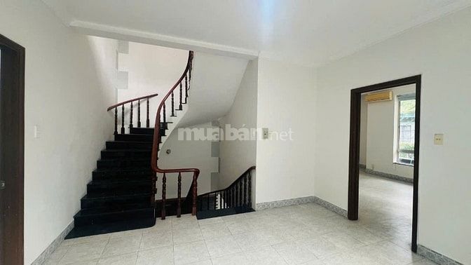 24 Tỷ! Bán Khuôn Đất Xây Cao Hẻm Xe Hơi Ngay Vincom Nguyễn Xí - 10x16m