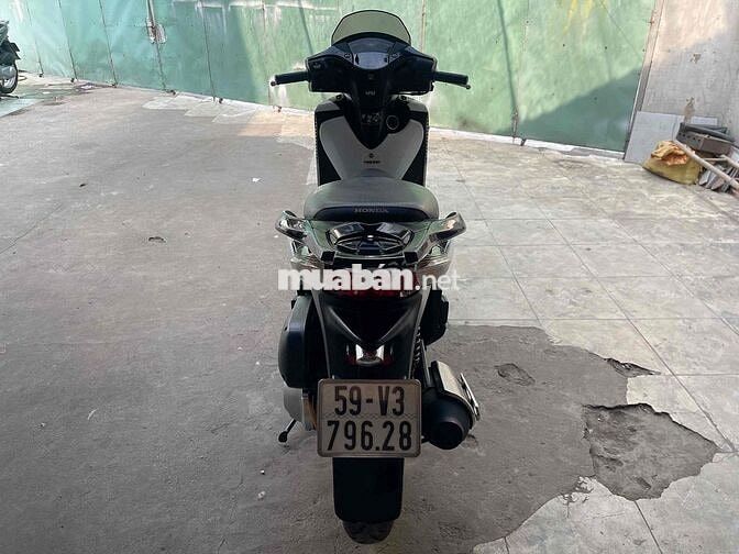 Sh 150cc.79628. Dk 2O11. Sm 107. Bstp.❤️