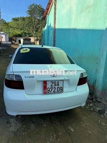 Toyota Vios số sàn màu Trắng