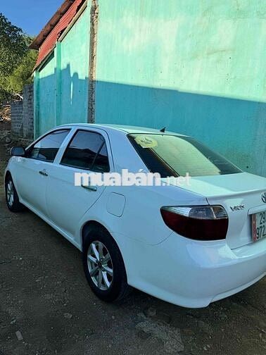 Toyota Vios số sàn màu Trắng