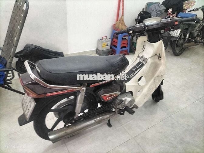 Honda Dream II Trắng đen Đã sử dụng