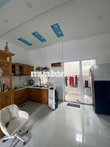 NHÀ THUÊ 2PN ĐƯỜNG SỐ 6 HIỆP BÌNH PHƯỚC,GẦN VẠN PHÚC CITY SẴN MÁY LẠNH