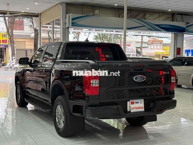Ford Ranger XLS 4X2AT 2022 Đen