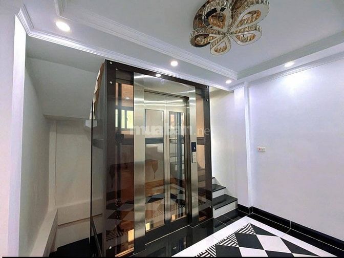 Bán Nhà Phố VIP Ngọc Khánh, Ba Đình 53m, 6 tầng, mt 4.6m, giá 16.3 tỷ.