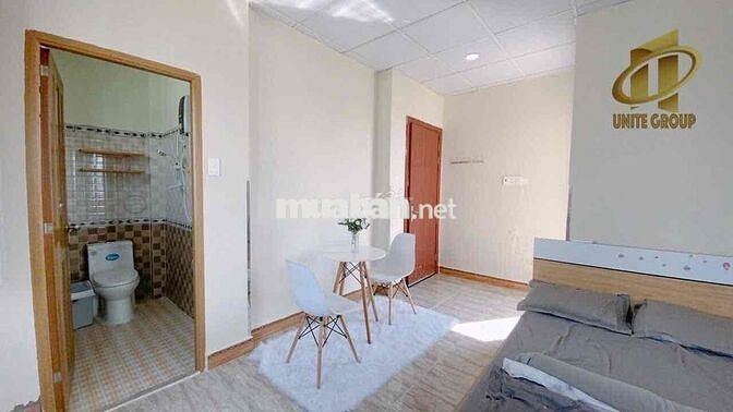 Phòng không gác có ban công Quận 4 | Tách bếp | rộng thoáng | mới