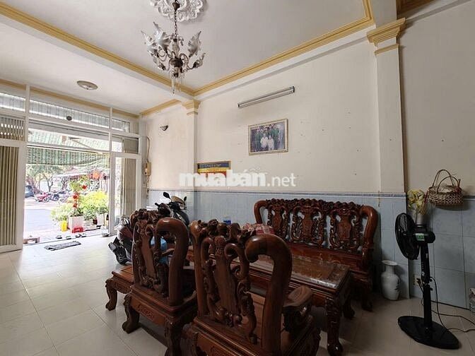 BÁN NHÀ GÒ DẦU 5 TẦNG ĐẸP GIÁP VỚI MẶT TIỀN ĐƯỜNG