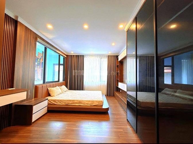 Bán Nhà Phố VIP Ngọc Khánh, Ba Đình 53m, 6 tầng, mt 4.6m, giá 16.3 tỷ.