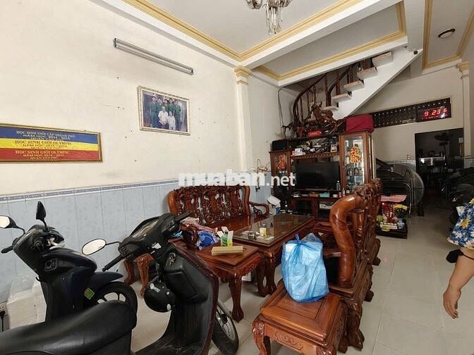 BÁN NHÀ GÒ DẦU 5 TẦNG ĐẸP GIÁP VỚI MẶT TIỀN ĐƯỜNG