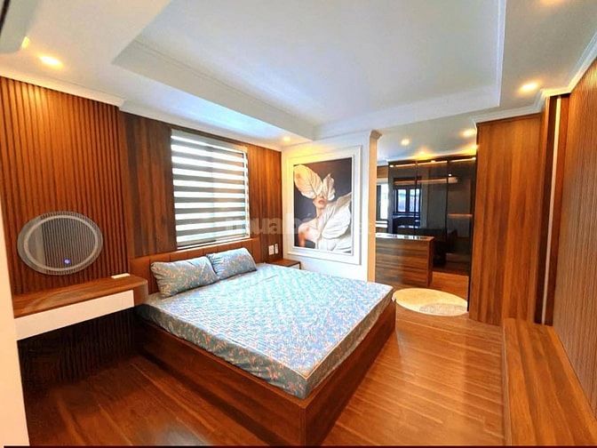 Bán Nhà Phố VIP Ngọc Khánh, Ba Đình 53m, 6 tầng, mt 4.6m, giá 16.3 tỷ.