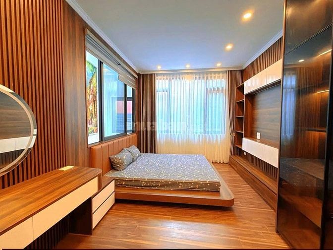 Bán Nhà Phố VIP Ngọc Khánh, Ba Đình 53m, 6 tầng, mt 4.6m, giá 16.3 tỷ.
