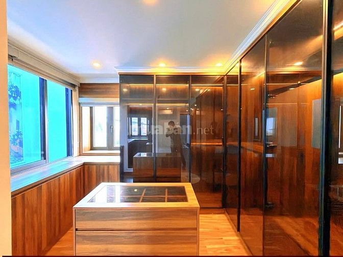 Bán Nhà Phố VIP Ngọc Khánh, Ba Đình 53m, 6 tầng, mt 4.6m, giá 16.3 tỷ.