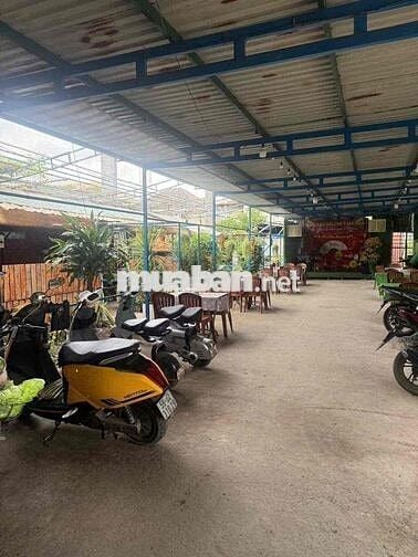 SANG QUÁN ĂN SÂN VƯỜN – 6 PHÒNG KARAOKE VIP , DT : 1400 m2, Thuê rẻ 12