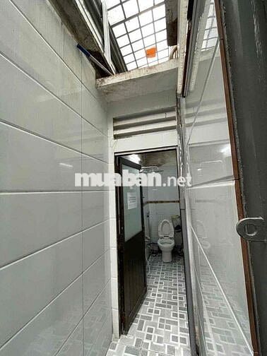 Bán Nhà mặt tiền xây Kiên Cố 5 Tầng ngay Chợ Linh Trung- 90m2 - 11Tỷ