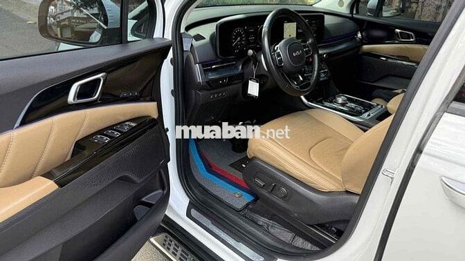 Kia Carnival Sig 2022 88.000 km Trắng