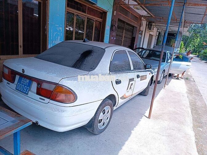 Mazda 323 2000 Trắng