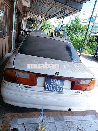 Mazda 323 2000 Trắng