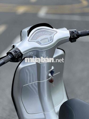 Piaggio Vespa 2015 Bạc đã dùng