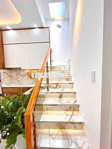 * NHÀ CẤP 4 QUẬN 7 - CHỦ KHÔNG LÀM HOÀN  CÔNG GẦN NGUYỄN THỊ THẬP - HẺ